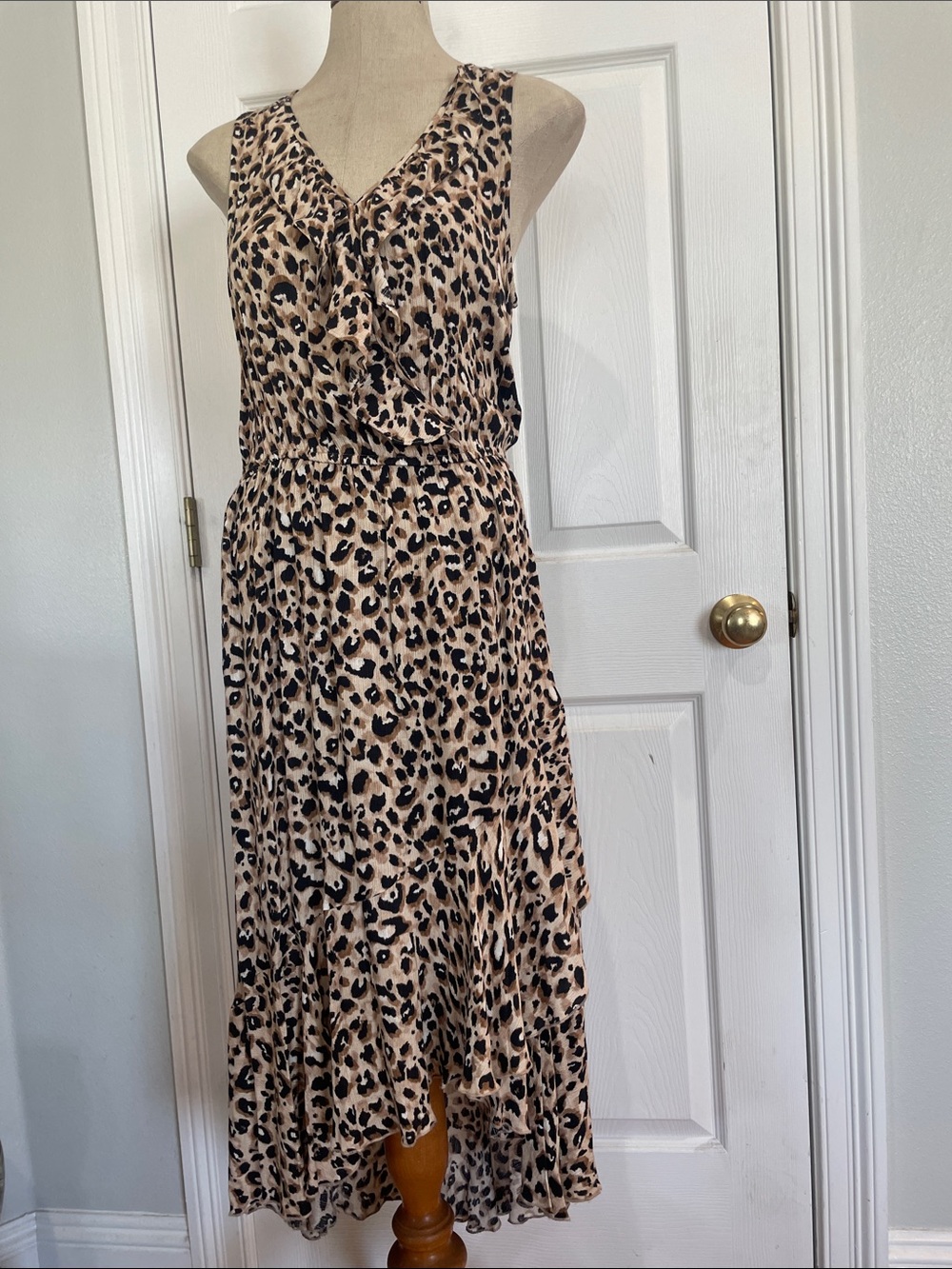 Sleeveless Leopard Print V-Neck sleeveless asymmetrical Dress Beige Black size M